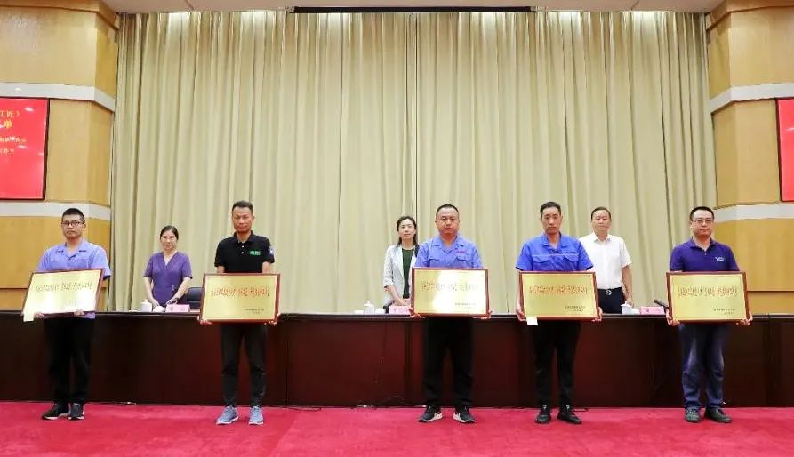 灯塔式人物丨技能大师郎冠军，照亮MYBALL迈博高压事业